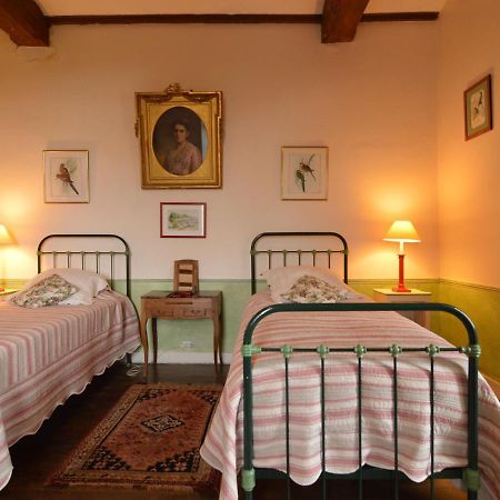 Magnificent Holiday Home With Pool Saint-Paul-du-Bois Oda fotoğraf