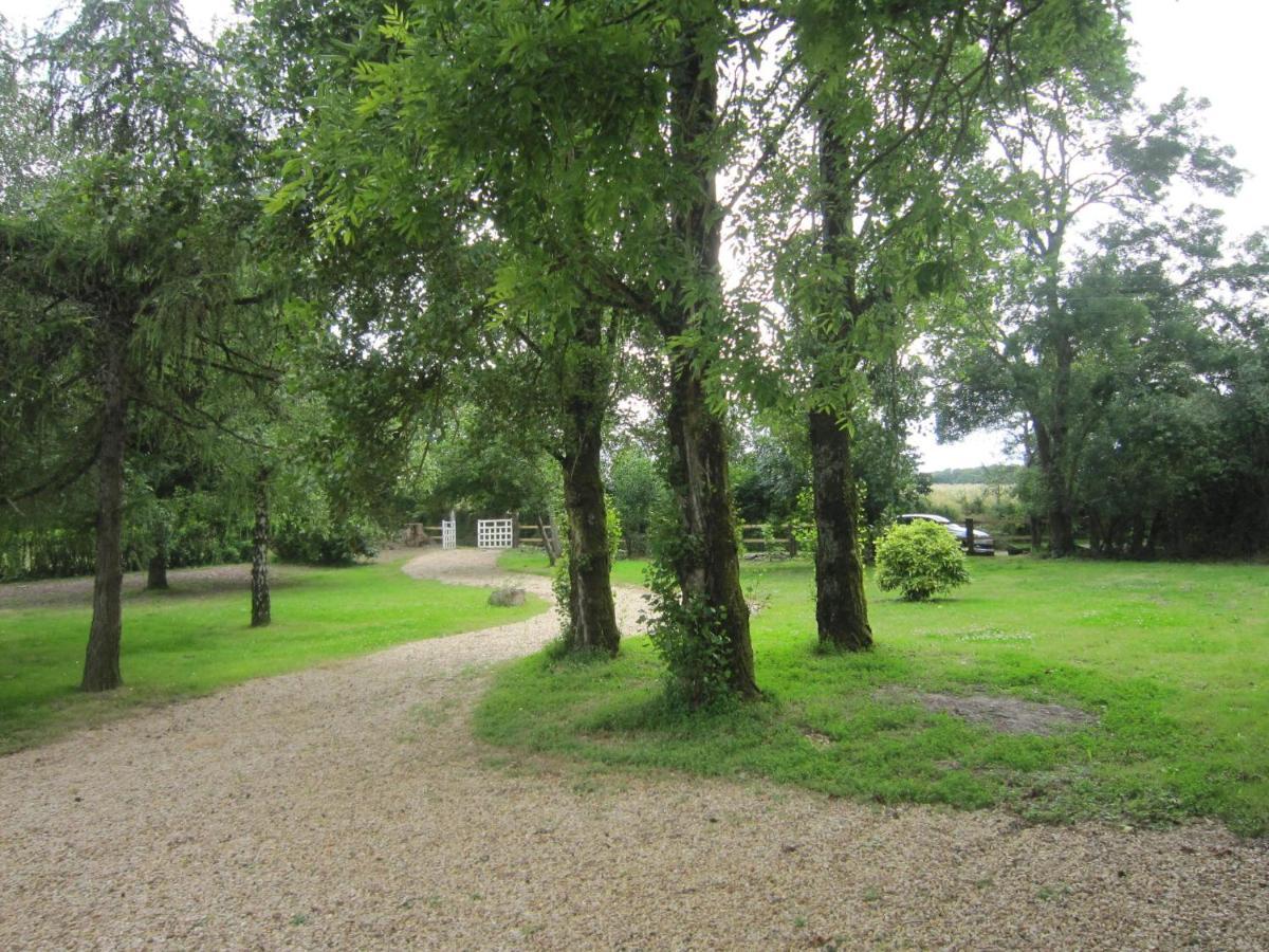 Magnificent Holiday Home With Pool Saint-Paul-du-Bois Oda fotoğraf