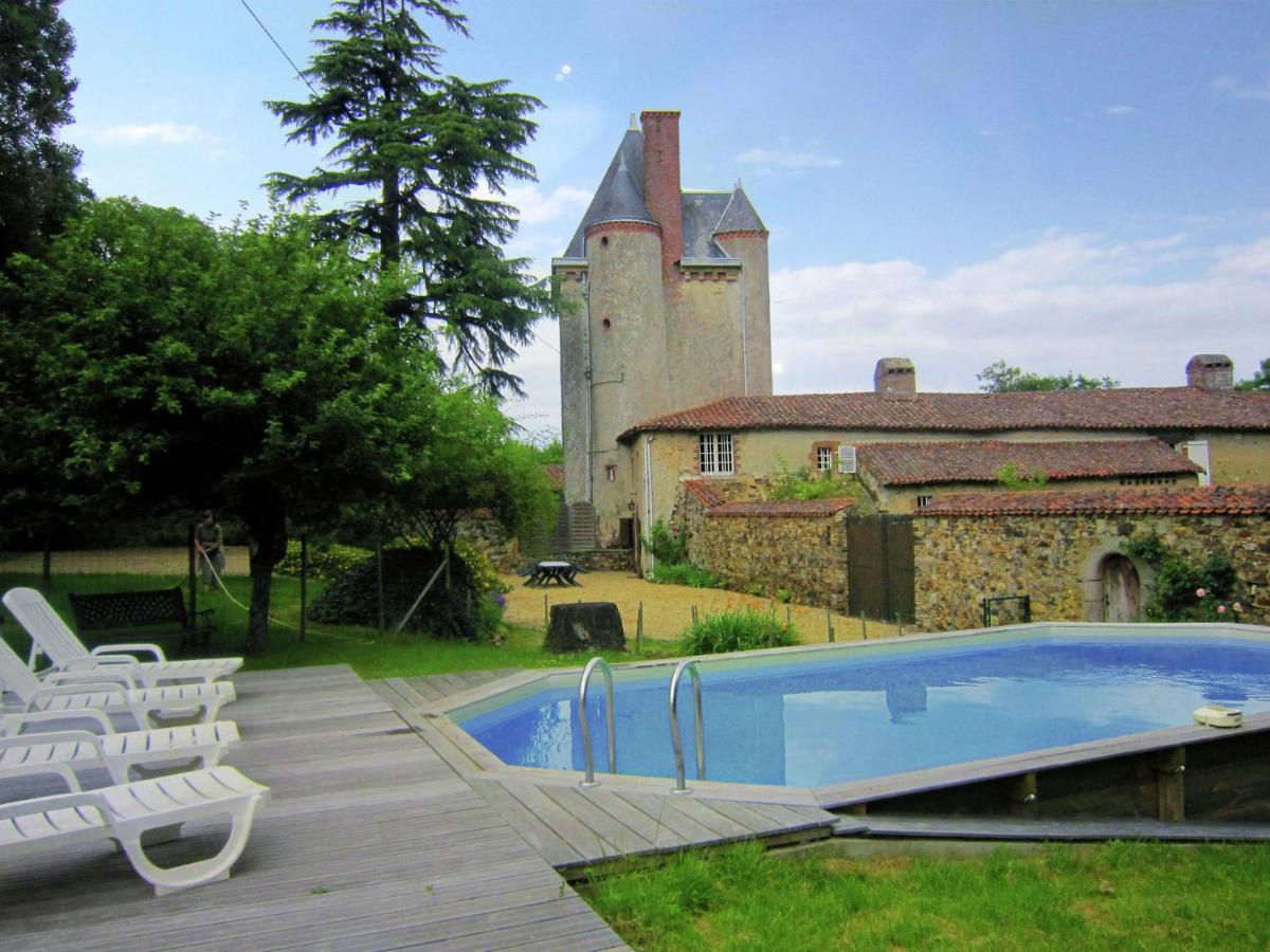 Magnificent Holiday Home With Pool Saint-Paul-du-Bois Oda fotoğraf