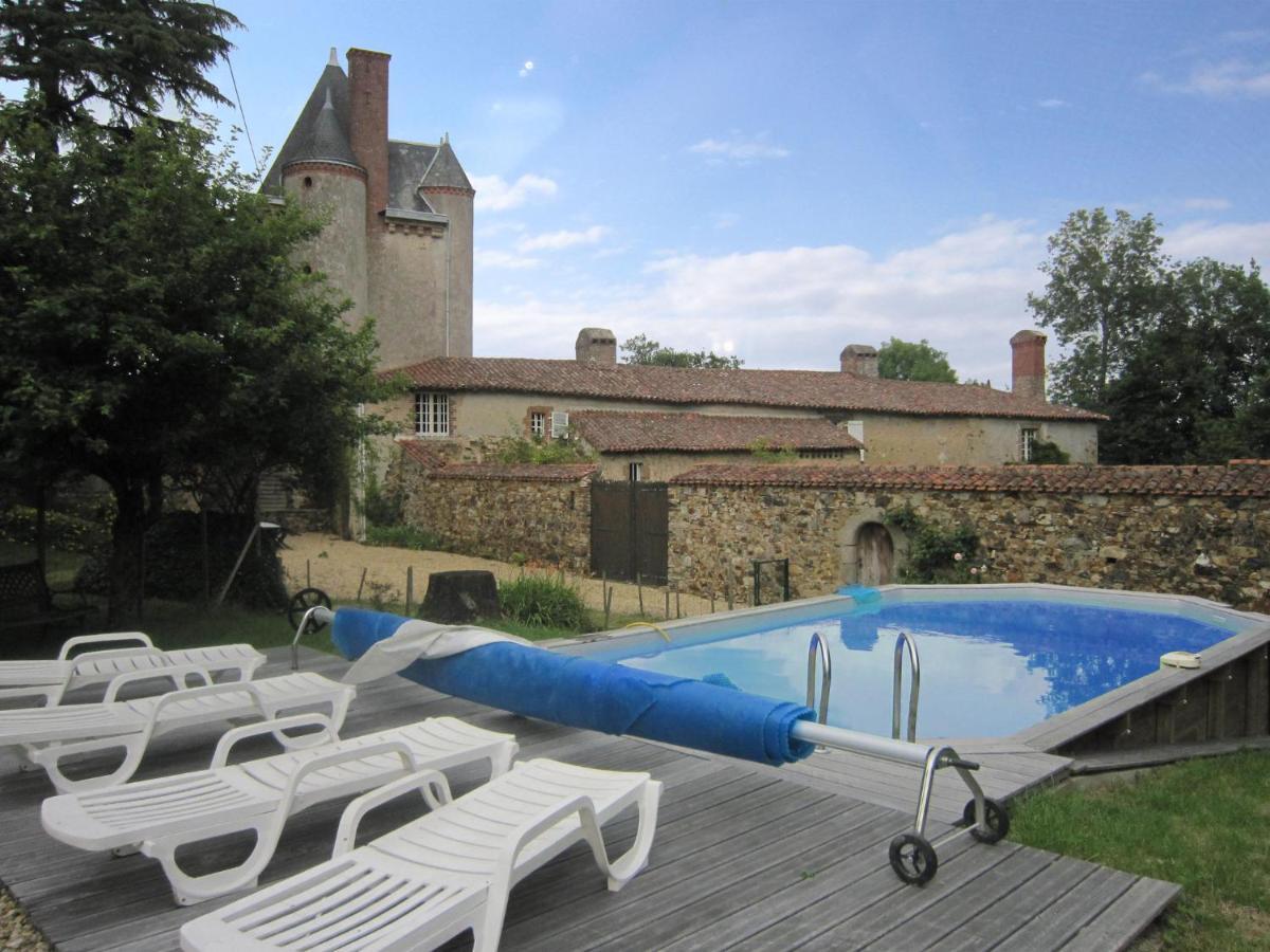Magnificent Holiday Home With Pool Saint-Paul-du-Bois Oda fotoğraf