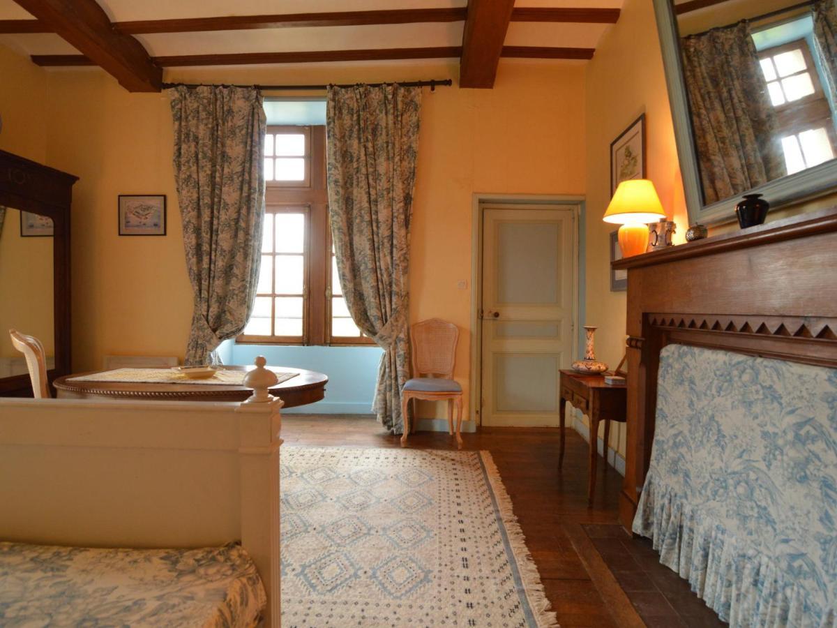 Magnificent Holiday Home With Pool Saint-Paul-du-Bois Oda fotoğraf